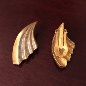 Vintage Gold Ridges Fan Clip On Earrings Jewelry